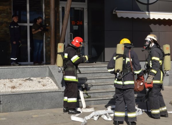 Пожежа в "Классіку". Персонал до приїзду рятувальників покинув приміщення ФОТО