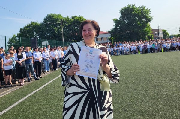 Це неймовірні моменти: для ковельських школярів пролунав останній дзвоник