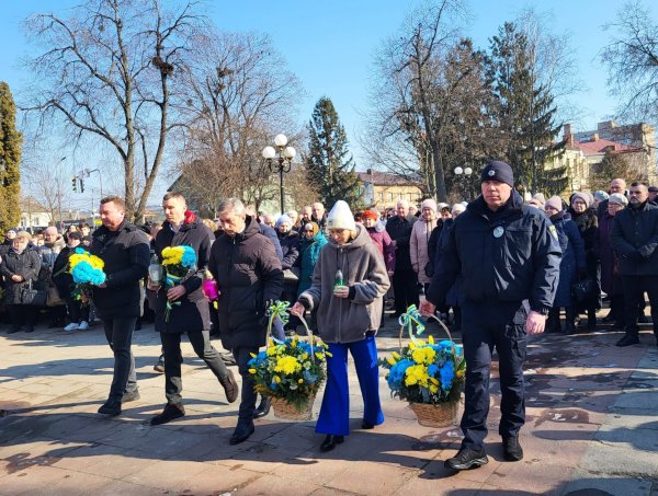 У третю річницю війни ковельчани вшанували пам’ять загиблих Героїв