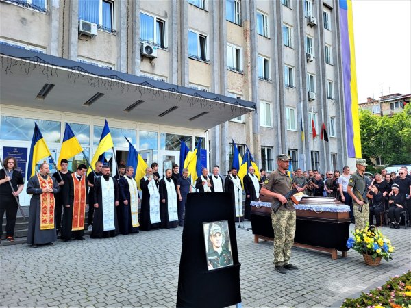 Ковельчани віддали останню шану Герою Юрію Корецькому Ковельчани віддали останню шану Герою Юрію Корецькому