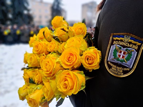 Віддав життя за Україну: у Ковелі попрощались з Героєм Романом Грушевінчуком