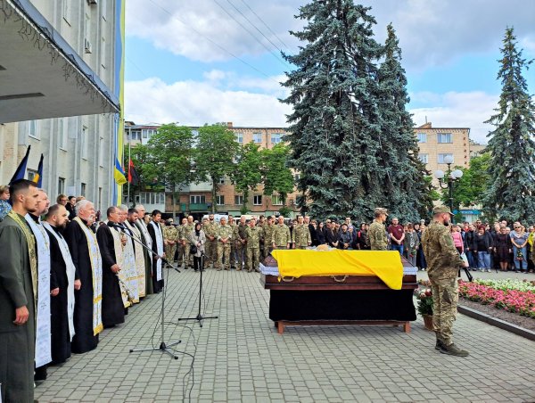 Ковельчани віддали останню шану Героєві Максимові Косюку