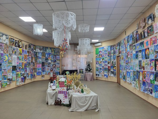 У Ковелі відкрили рекордну 31-шу виставку дитячого малюнка «Зимовий калейдоскоп. З вірою у Перемогу!»