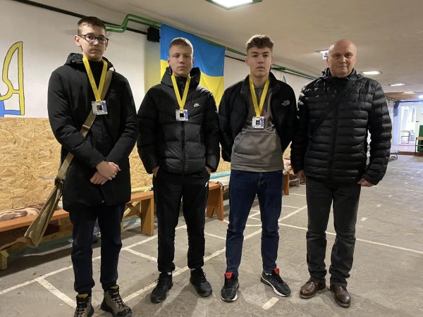 У Ковелі молодь демонструвала свої вміння зі стрільби У Ковелі молодь демонструвала свої вміння зі стрільби