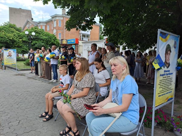 День Державності України: у Ковелі вшанували Героїв і вручили державні та міські нагороди