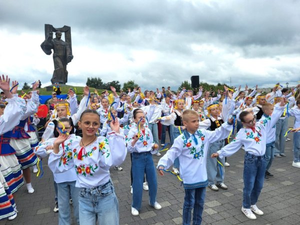У Ковелі відзначили День Незалежності ходою та флешмобом