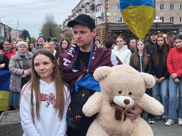 Ковель зустрів з полону військового Максима Муху Ковель зустрів з полону військового Максима Муху