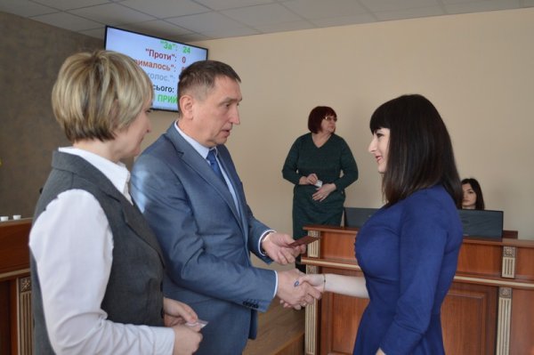 Новообраному депутату Ковельської міської ради Світлані Крат вручили посвідчення