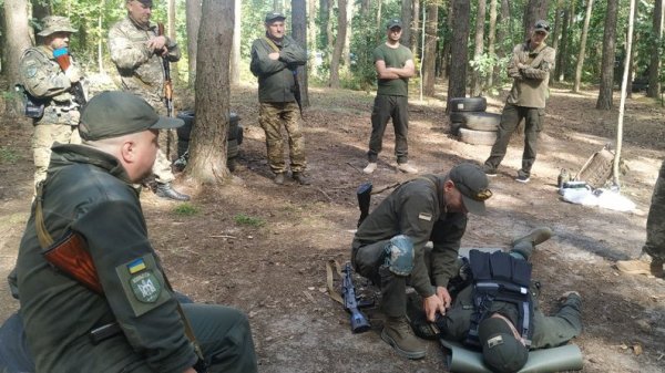 Поблизу Ковеля добровольці навчалися стрільби та домедичної допомоги ВІДЕО