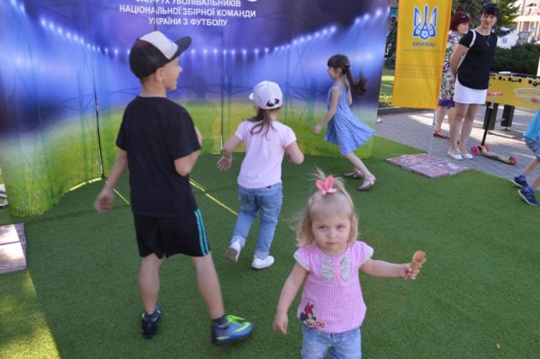 Ковельчани долучились до фан-руху з підтримки національної збірної України з футболу Ковельчани долучились до фан-руху з підтримки національної збірної України з футболу