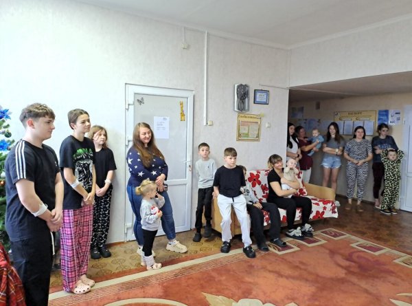 У Ковельському МТМО дітям, які перебувають на лікуванні, передали подарунки до Дня Святого Миколая У Ковельському МТМО дітям, які перебувають на лікуванні, передали подарунки до Дня Святого Миколая