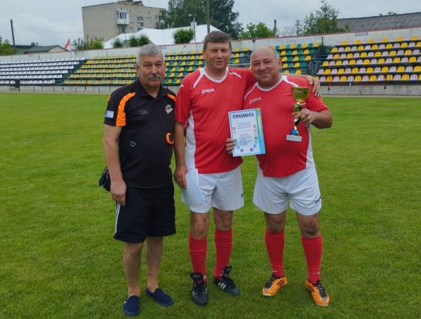 Команда «Наше місто» – переможці футбольного турніру серед ветеранів