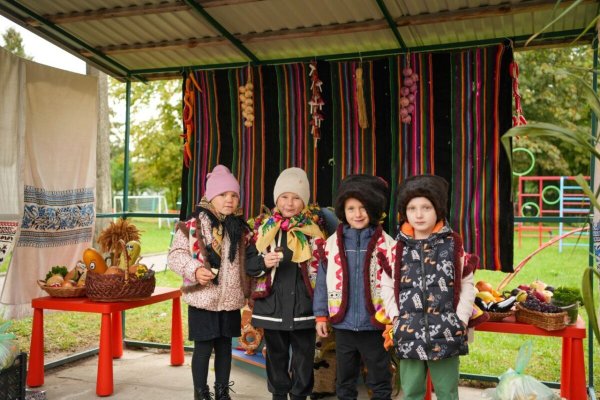 У «Ромашці» провели благодійний ярмарок на підтримку ЗСУ 🌻🇺🇦 У «Ромашці» провели благодійний ярмарок на підтримку ЗСУ 🌻🇺🇦