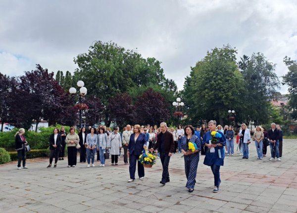 У Ковелі вшанували пам’ять медиків, які загинули, рятуючи життя під час війни У Ковелі вшанували пам’ять медиків, які загинули, рятуючи життя під час війни