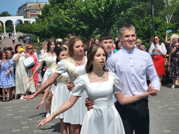 Третій фестиваль шкільного вальсу відбувся у Ковелі Третій фестиваль шкільного вальсу відбувся у Ковелі