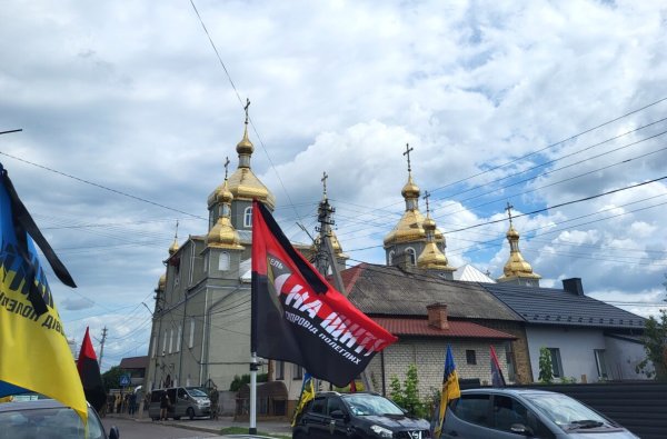 Ковельчани провели в останню земну дорогу Захисника Руслана Нечипорука Ковельчани провели в останню земну дорогу Захисника Руслана Нечипорука