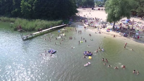 У Турії, на Сомині та Соловичах не радять купатися через брудну воду. А засмагати можна: у ґрунті та піску відхилень від норм немає