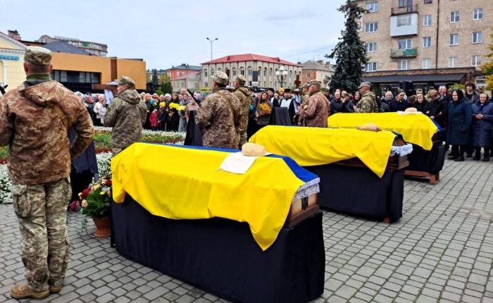 Ковель прощається з трьома Героями — Олександром Гнатюком, Ігорем Карпуком та Романом Йовиком
