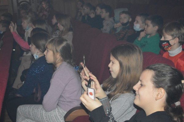 Юні актори театру “10 ряд 10 місце” знову грають для ковельчан “Таємницю золотого ключика”