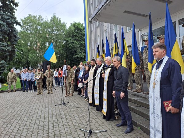 Мав серце і витривалість воїна: у Ковелі провели в останню дорогу Героя Павла Шайтана