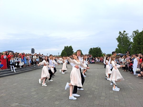 У Ковелі відбувся фестиваль шкільного вальсу У Ковелі відбувся фестиваль шкільного вальсу
