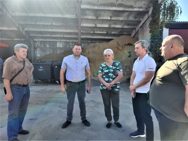 Німецьке місто-партнер Барзінгхаузен передало обладнання для ковельських комунальників Німецьке місто-партнер Барзінгхаузен передало обладнання для ковельських комунальників