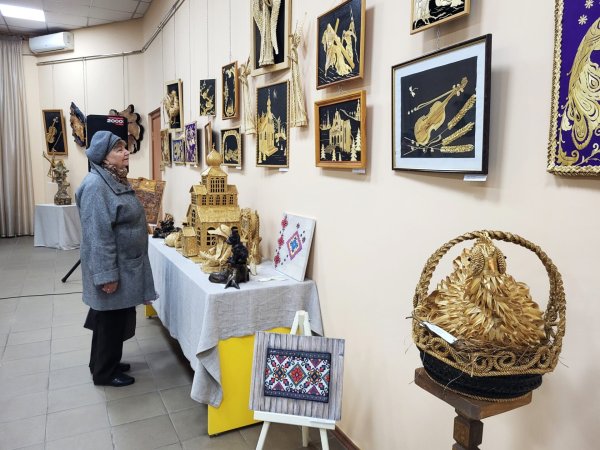 У Ковелі відкрили виставку виробів з природних матеріалів