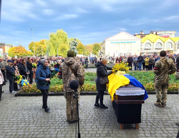 Учора ковельчани віддали останню шану Герою Олександру Дементьєву