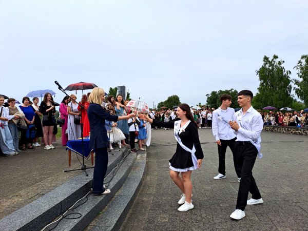 У Ковелі відбувся фестиваль шкільного вальсу У Ковелі відбувся фестиваль шкільного вальсу