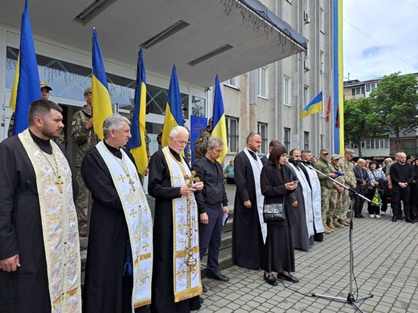 Мав серце і витривалість воїна: у Ковелі провели в останню дорогу Героя Павла Шайтана