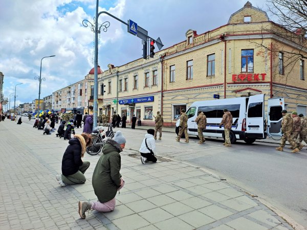 Ковельчани відали останню шану Герою Олексію Олексюку Ковельчани відали останню шану Герою Олексію Олексюку