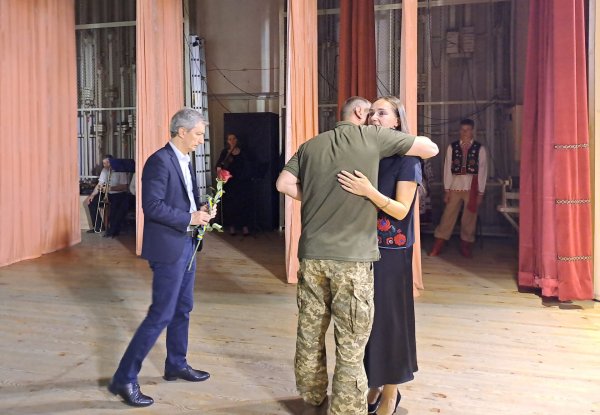 29 років Основному Закону України: напередодні Дня Конституції вручили нагороди рідним Героїв, яких вони удостоєні посмертно 29 років Основному Закону України: напередодні Дня Конституції вручили нагороди рідним Героїв, яких вони удостоєні посмертно