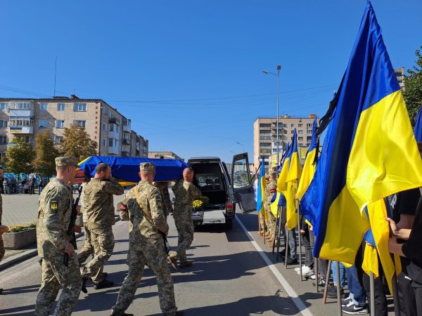 Ковельчани віддали останню шану Герою Петру Бежану