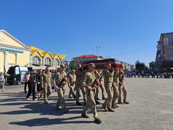 Ковельчани віддали останню шану Герою Петру Бежану