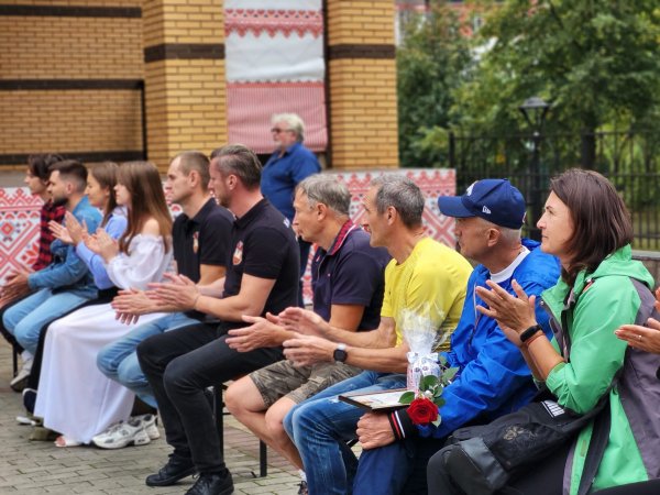 З нагоди Дня фізичної культури і спорту у Ковелі нагородили спортсменів та тренерів З нагоди Дня фізичної культури і спорту у Ковелі нагородили спортсменів та тренерів