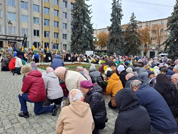 Ковель прощається з трьома Героями — Олександром Гнатюком, Ігорем Карпуком та Романом Йовиком