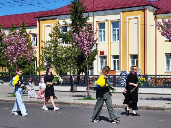 Ковельська громада провела в останню земну дорогу Героя Віктора Батюшкіна