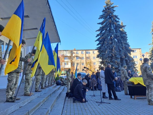 Назавжди 22. Ковельчани віддали останню шану молодому Герою Марку Данилюку