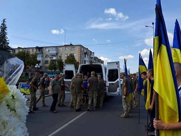 Ковельська громада віддала останню шану прикордоннику, Герою Станіславу Ковбу, який загинув на Сумщині