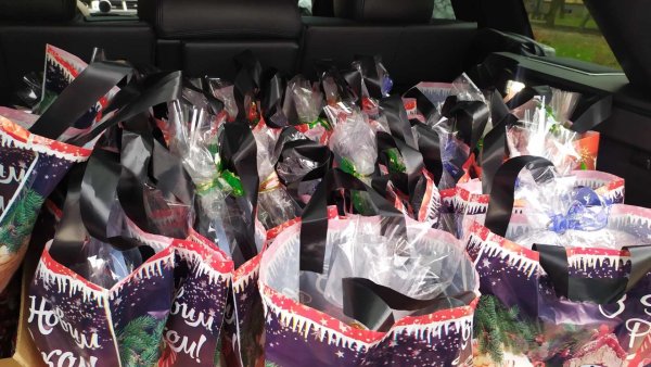 Про подарунки для дітей, які перебувають в лікарні, подбали працівники служби у справах дітей та благодійники Про подарунки для дітей, які перебувають в лікарні, подбали працівники служби у справах дітей та благодійники