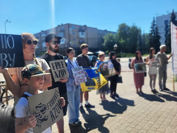 У Ковелі відбулася акція на підтримку військовополонених і в пам’ять про жертв теракту в Оленівці