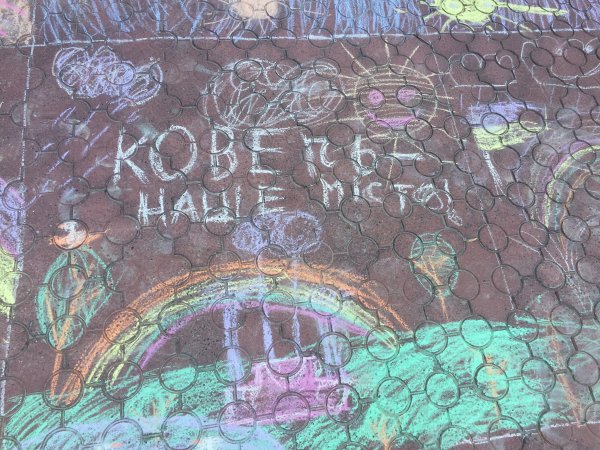 Юні ковельчани малювали рідне місто кольоровою крейдою ФОТО Юні ковельчани малювали рідне місто кольоровою крейдою ФОТО