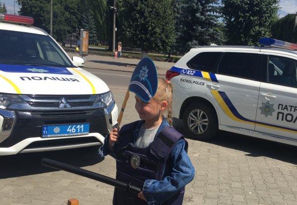 Патрульна поліція відзначила свій день народження на площі з ковельською малечею Патрульна поліція відзначила свій день народження на площі з ковельською малечею