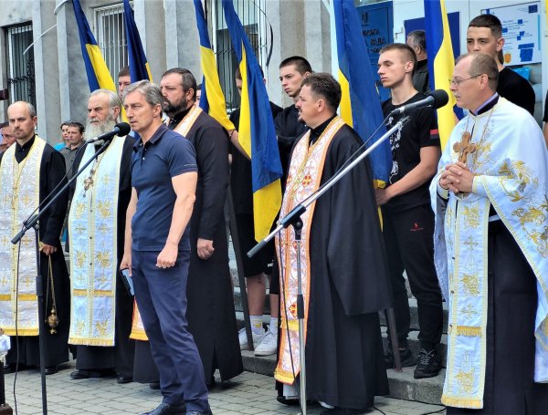 Їх струни земного життя обірвала війна: у Ковелі провели в останню дорогу Володимира Лучиновича та Олександра Берегу