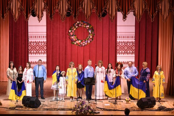 Гурт “Колорит” представив програму «З вірою і молитвою крокуємо до Перемоги” Гурт “Колорит” представив програму «З вірою і молитвою крокуємо до Перемоги”