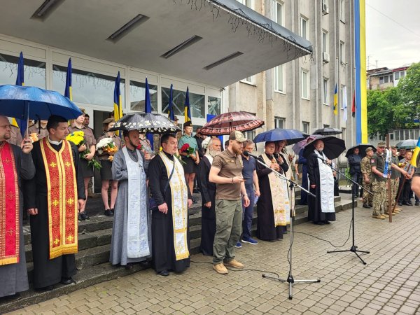 У Ковелі провели в останню земну дорогу Героя Віталія Кушнірчука