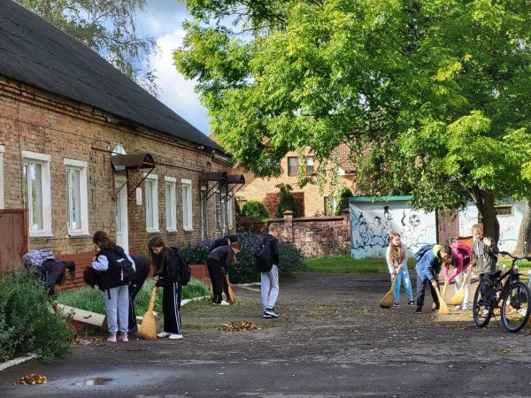 У Ковельській громаді організували осіннє прибирання