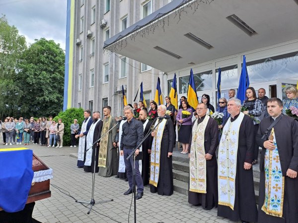 Ковельчани віддали останню шану Героєві Максимові Косюку