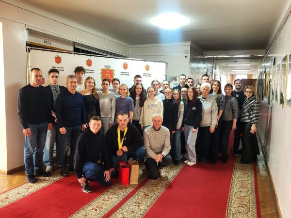 Міський голова Ігор Чайка та спортивна спільнота Ковеля зустрілись з бронзовим призером Ігор Нескорених Костянтином Копелюком Міський голова Ігор Чайка та спортивна спільнота Ковеля зустрілись з бронзовим призером Ігор Нескорених Костянтином Копелюком