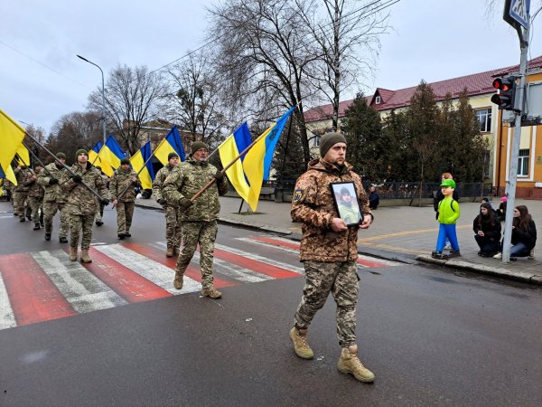 Йому назавжди 30: у Ковелі попрощались з молодим воїном Дмитром Павліковським